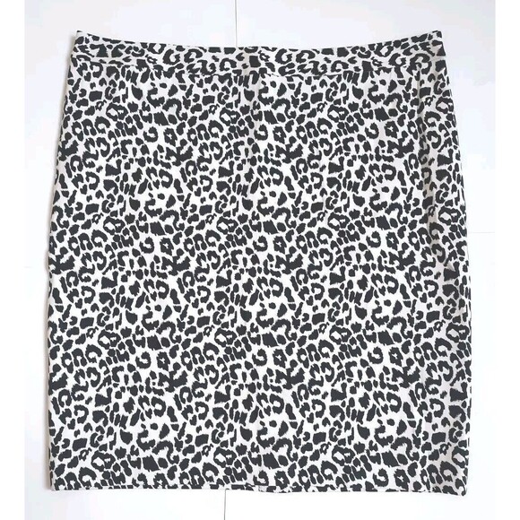 NWT Plus Ladies Ann Taylor Black & White Leopard Print Straight Skirt Size 18 - Picture 1 of 7